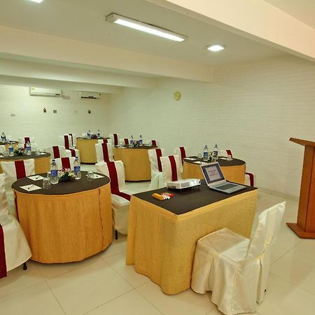Avion Holiday Resort Лонавала Экстерьер фото