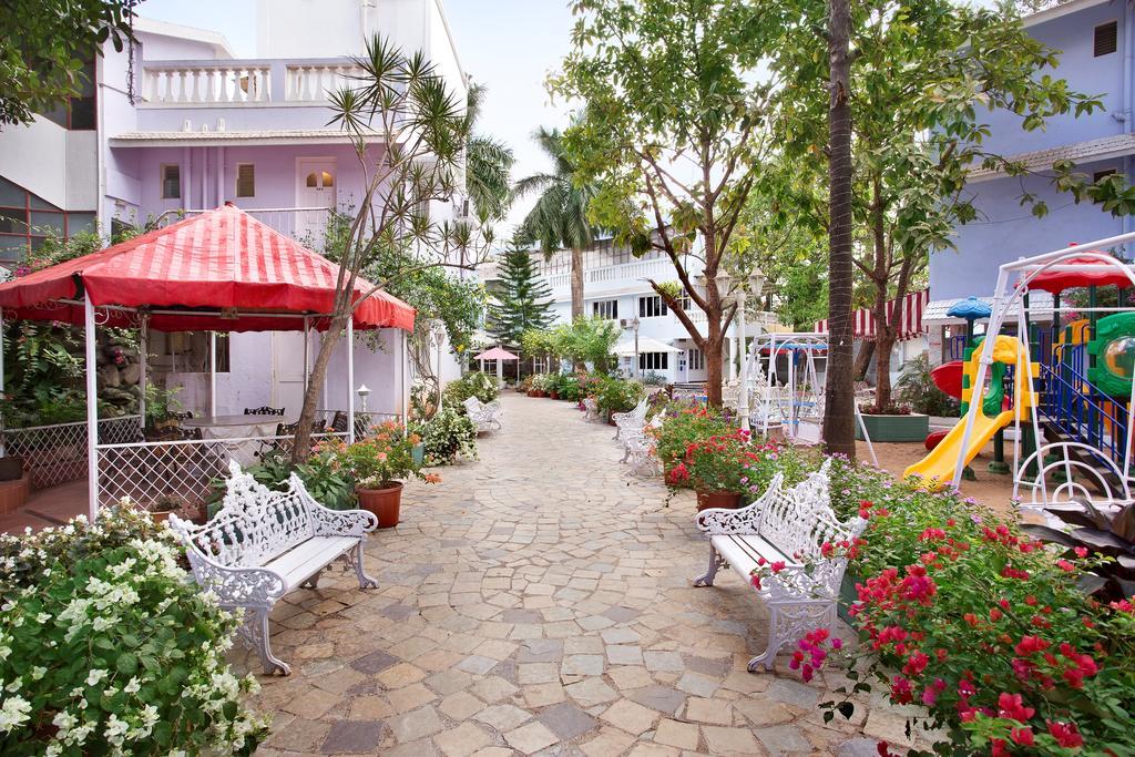 Avion Holiday Resort Лонавала Экстерьер фото