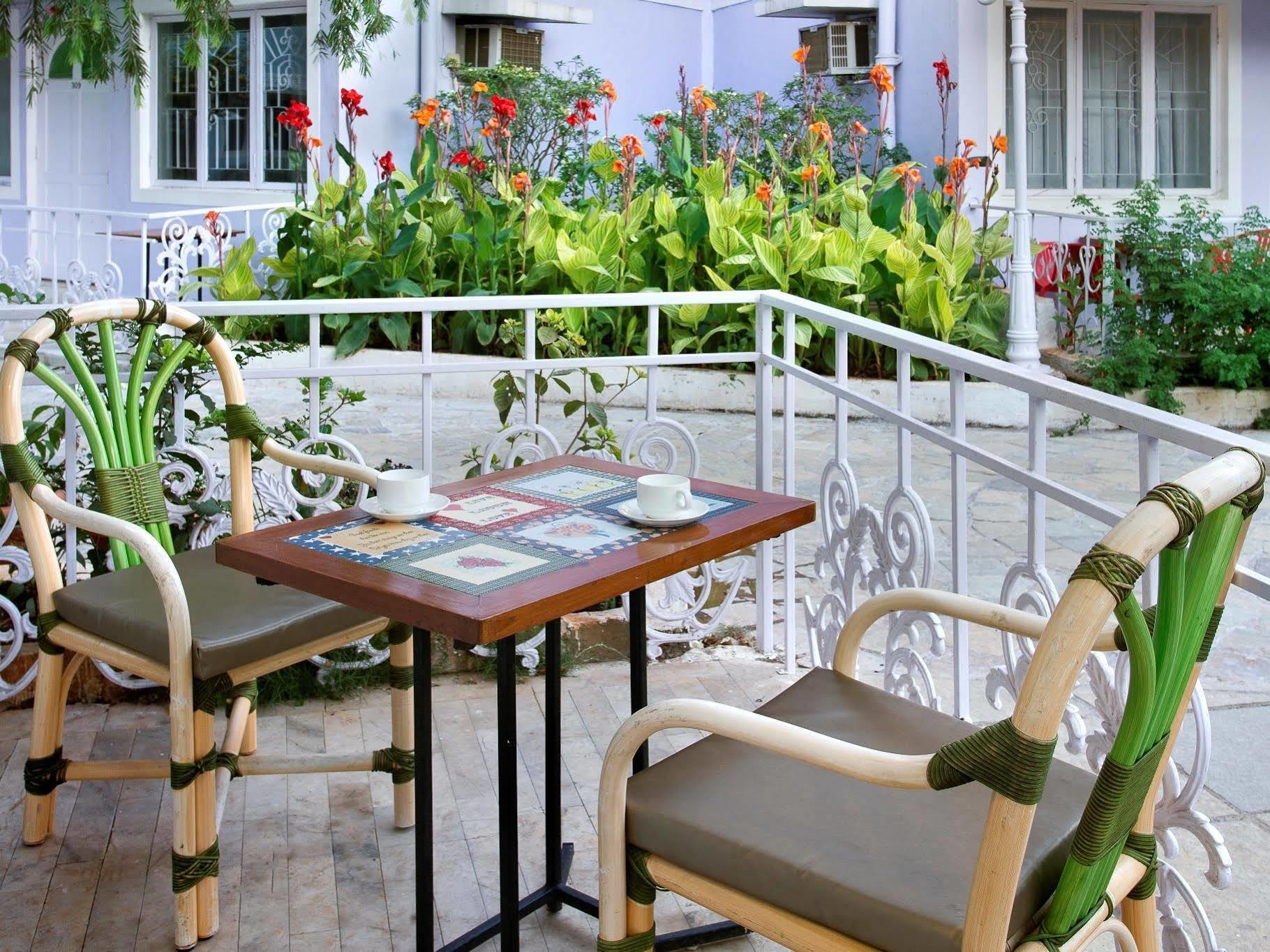 Avion Holiday Resort Лонавала Экстерьер фото